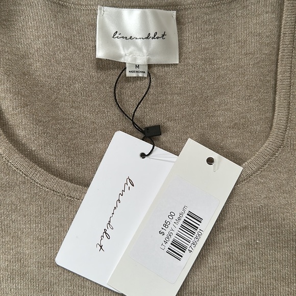 Fine knit sweater in oatmeal. Perfect for fall. - Picture 2 of 3